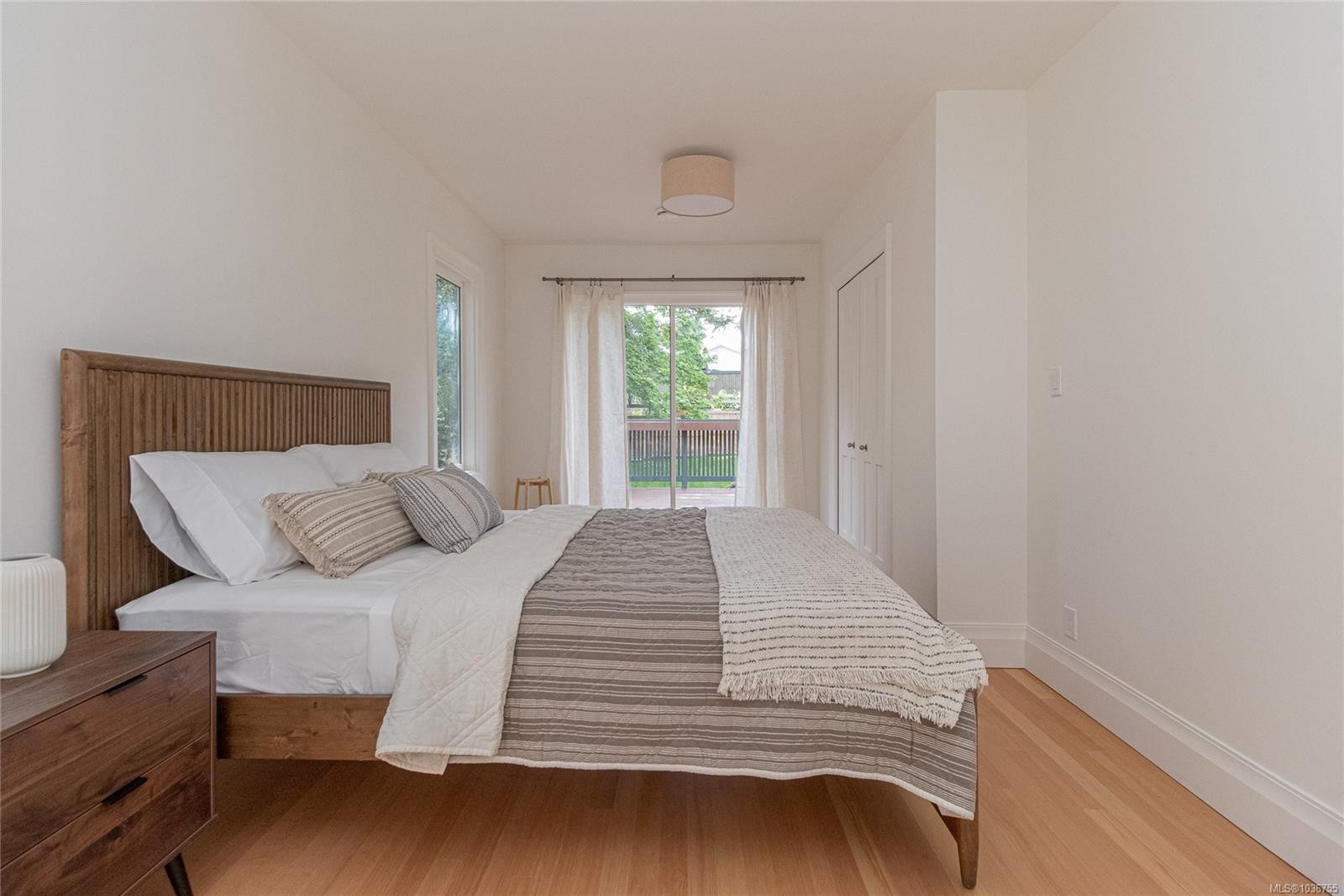 4906 Cordova Bay Rd, Saanich, BC