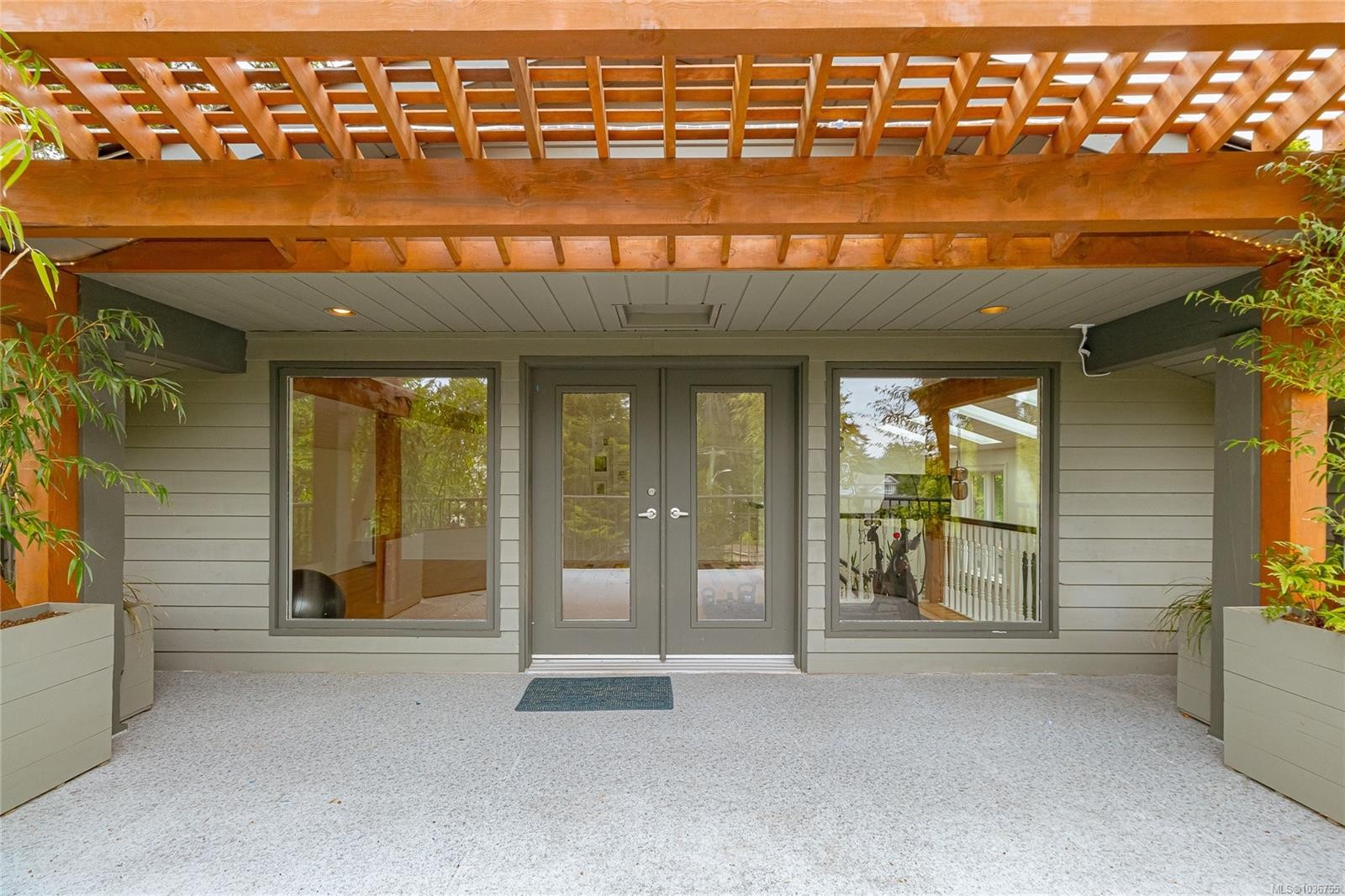 4906 Cordova Bay Rd, Saanich, BC