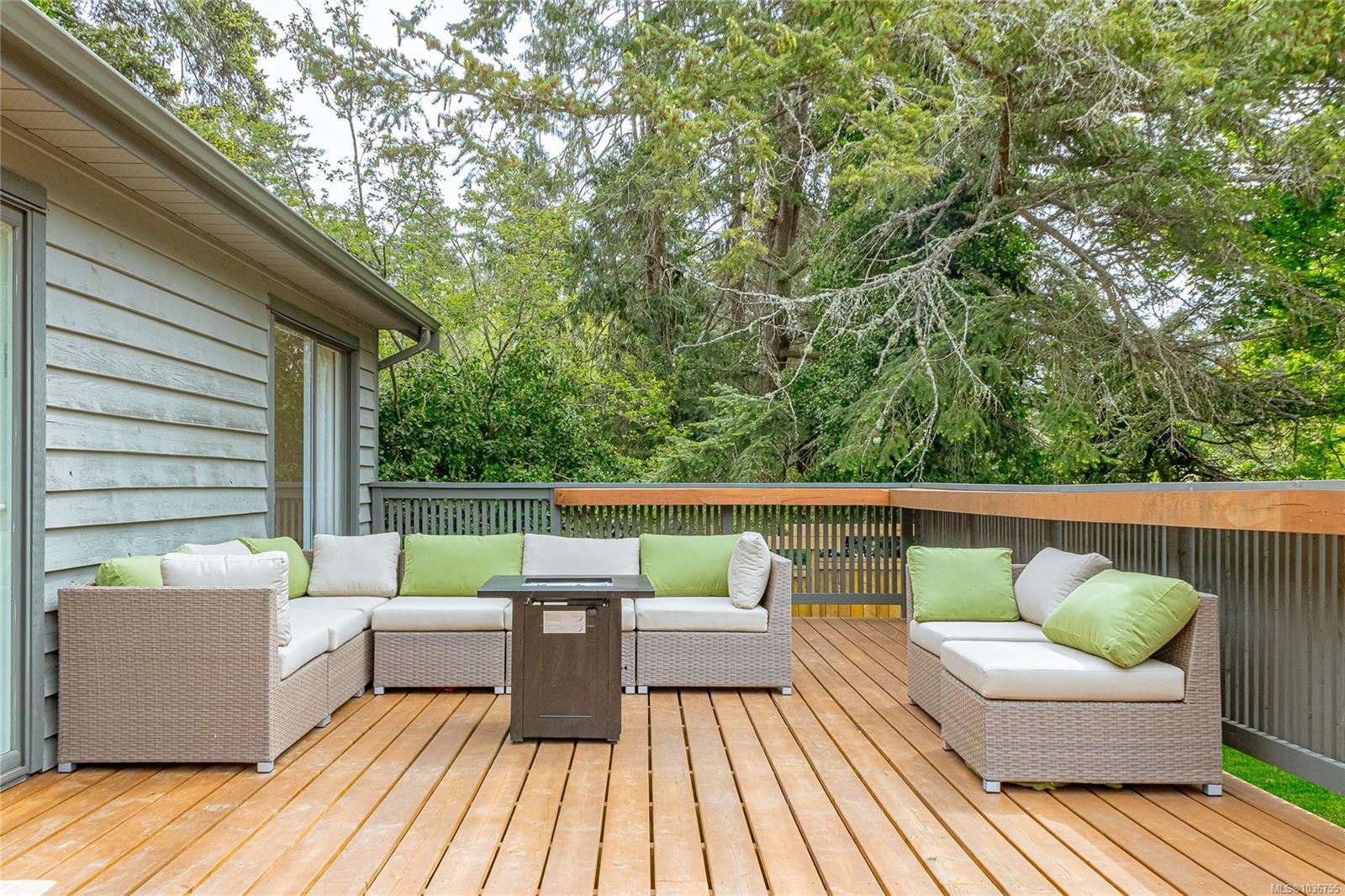 4906 Cordova Bay Rd, Saanich, BC