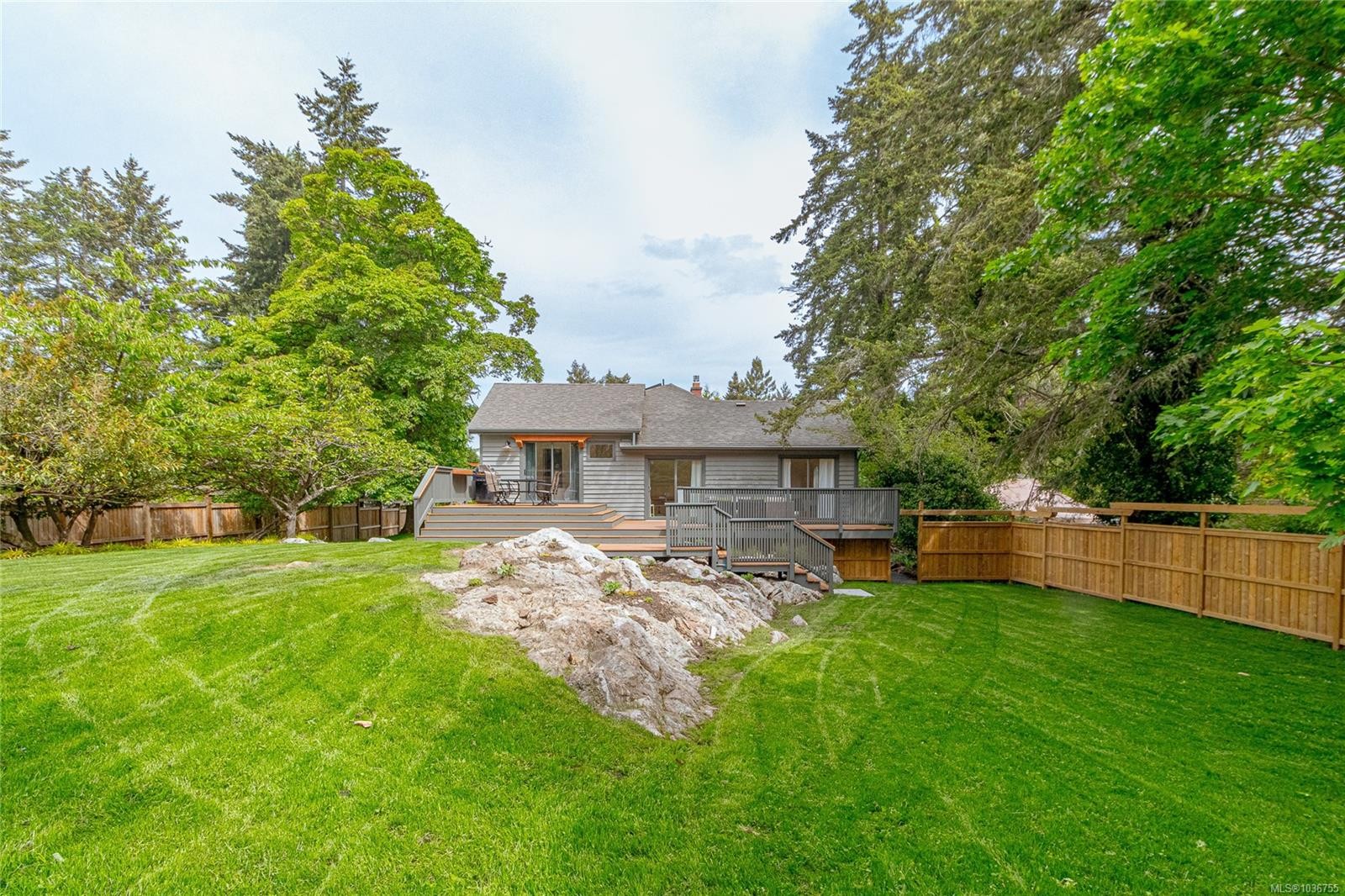 4906 Cordova Bay Rd, Saanich, BC