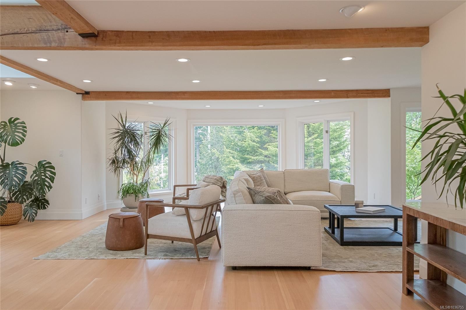 4906 Cordova Bay Rd, Saanich, BC
