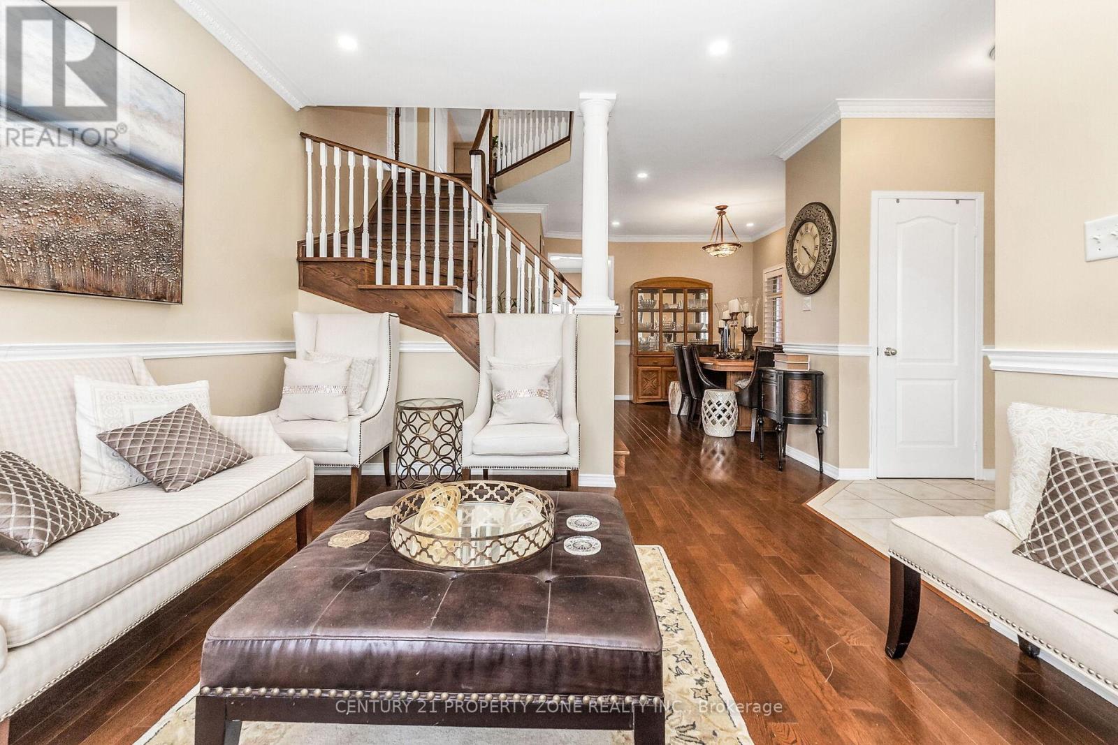 16 Armitage Crescent, Ajax, ON - Indoor Photo Showing Living Room