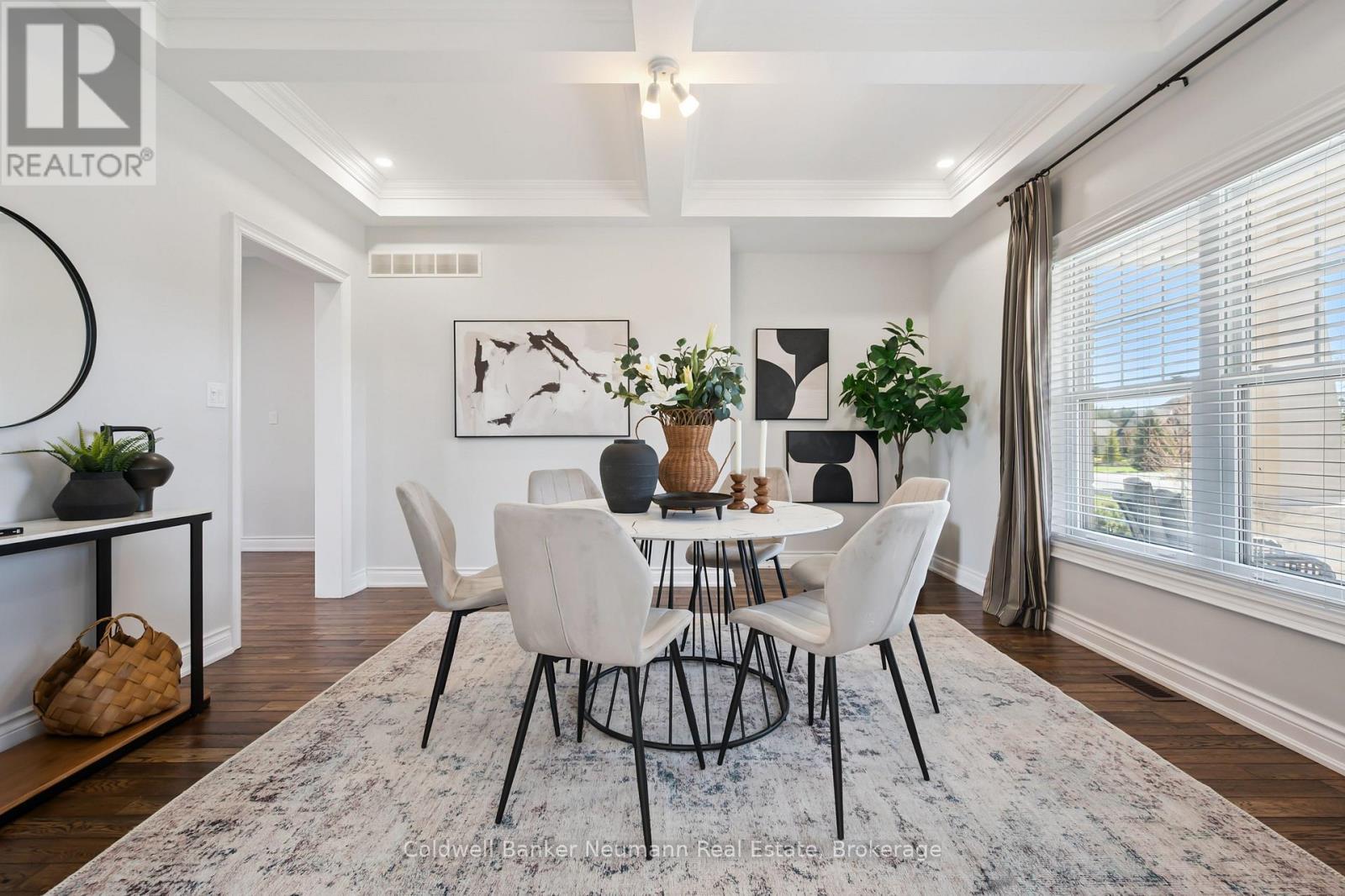 23 Old Ruby Lane, Puslinch, ON - Indoor Photo Showing Dining Room