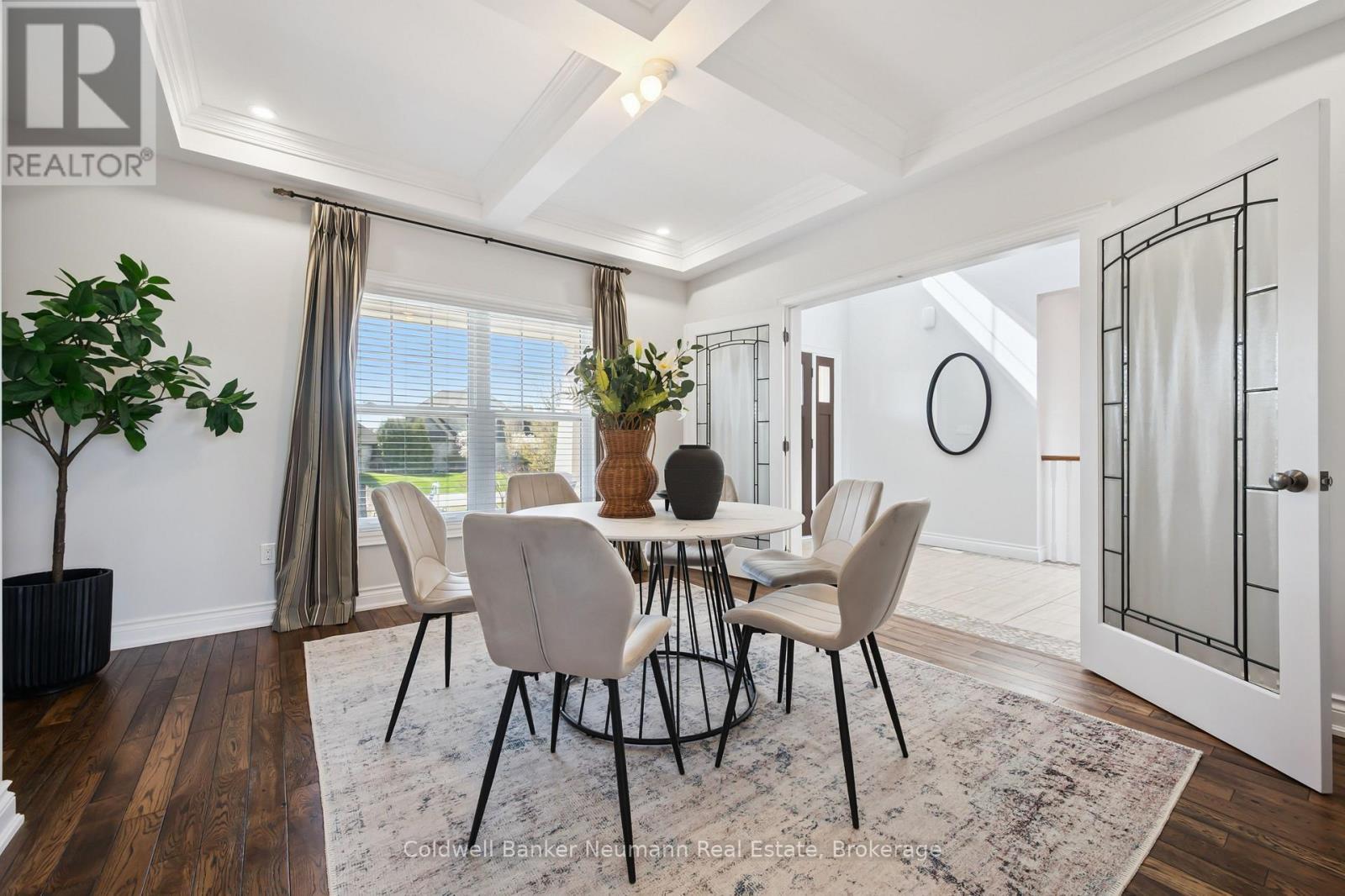 23 Old Ruby Lane, Puslinch, ON - Indoor Photo Showing Dining Room
