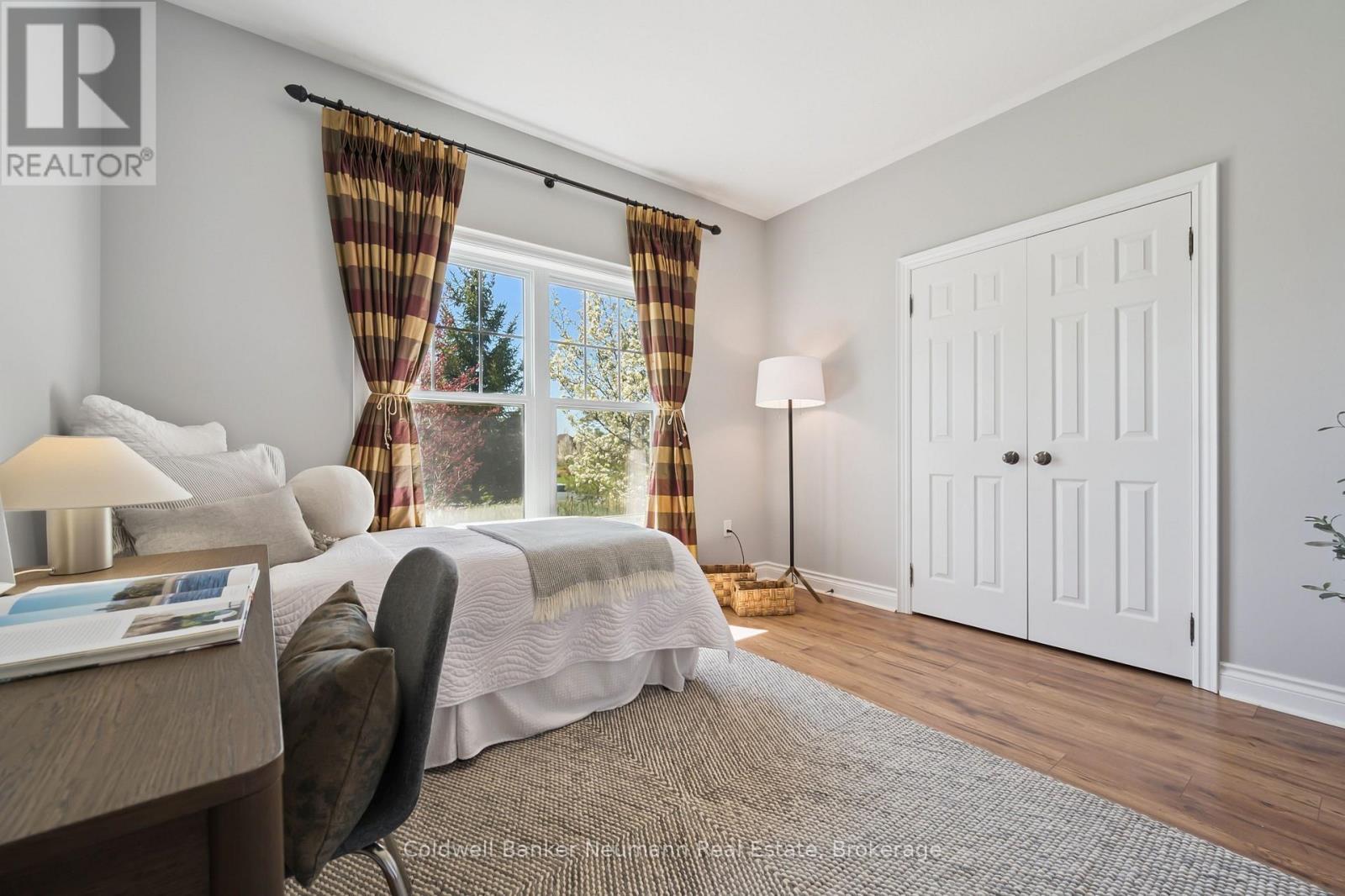 23 Old Ruby Lane, Puslinch, ON - Indoor Photo Showing Bedroom