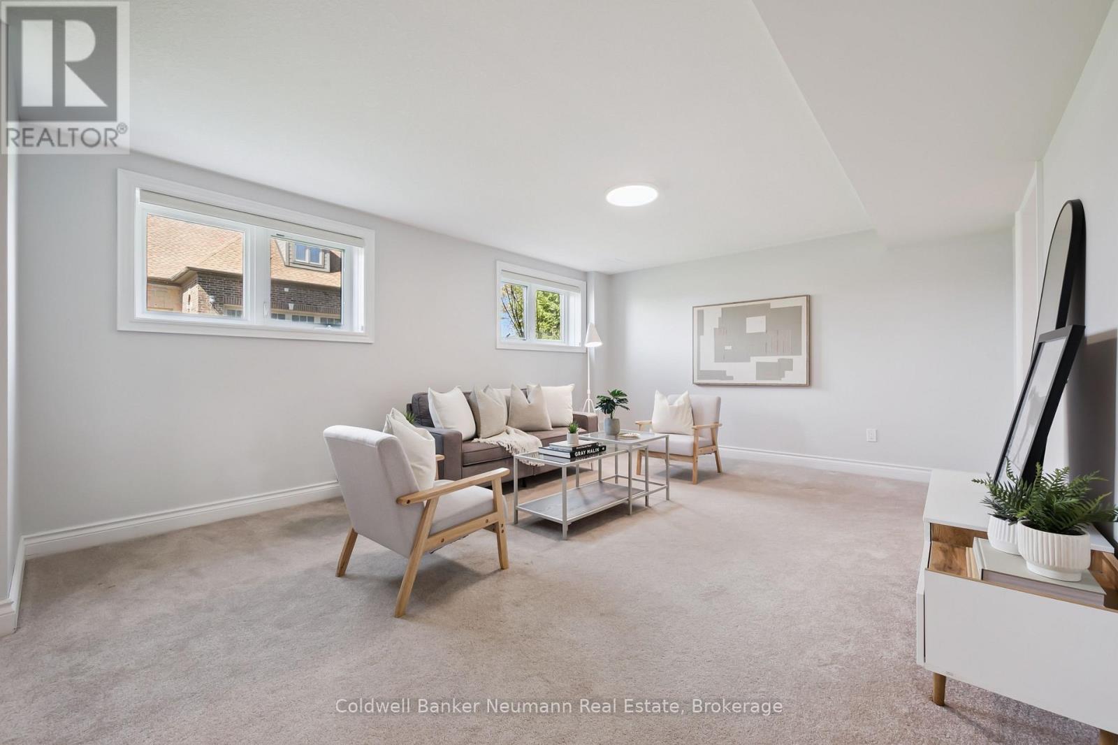23 Old Ruby Lane, Puslinch, ON - Indoor Photo Showing Other Room