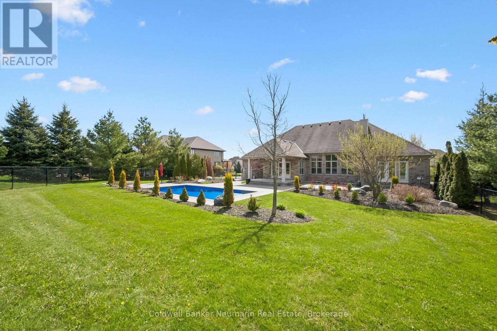 23 Old Ruby Lane, Puslinch, ON - Outdoor With In Ground Pool