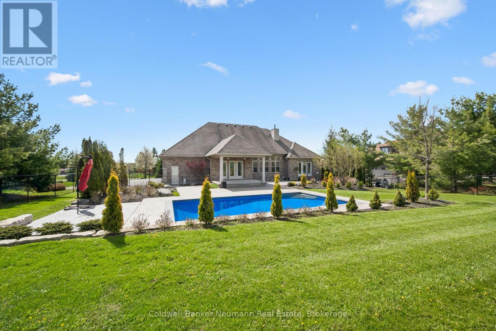 23 Old Ruby Lane, Puslinch, ON - Outdoor With In Ground Pool With Backyard