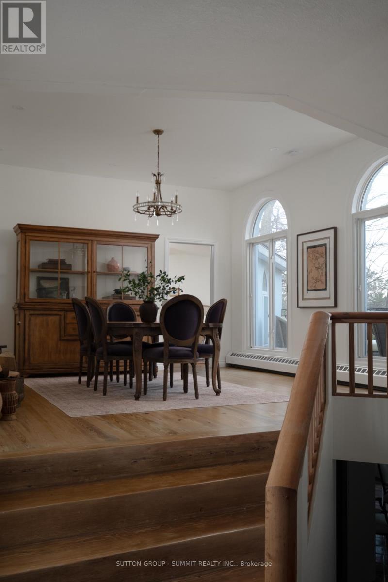 1198 Tiny Beaches Road N, Tiny, ON - Indoor Photo Showing Dining Room