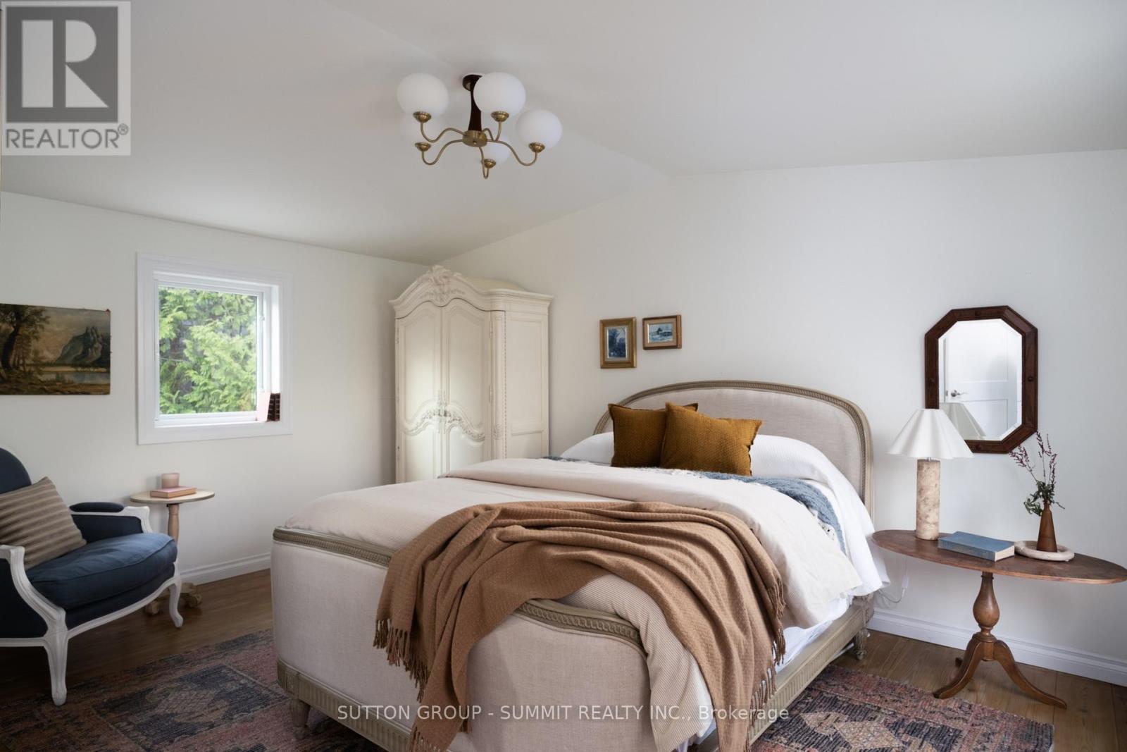 1198 Tiny Beaches Road N, Tiny, ON - Indoor Photo Showing Bedroom