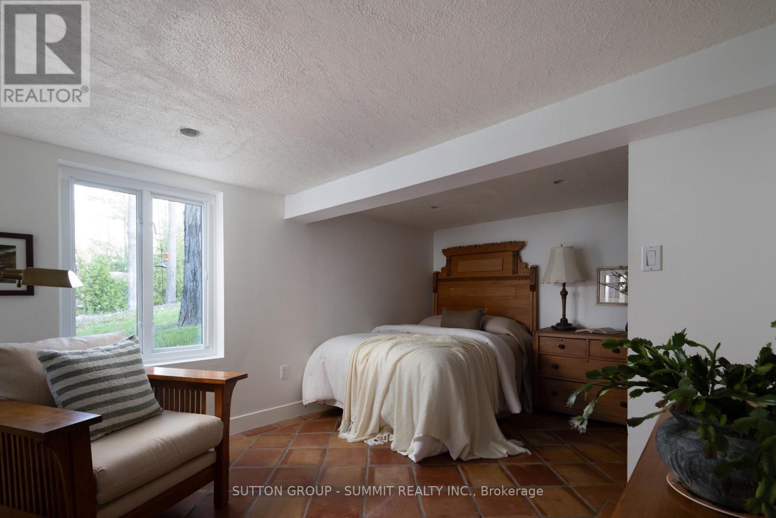 1198 Tiny Beaches Road N, Tiny, ON - Indoor Photo Showing Bedroom
