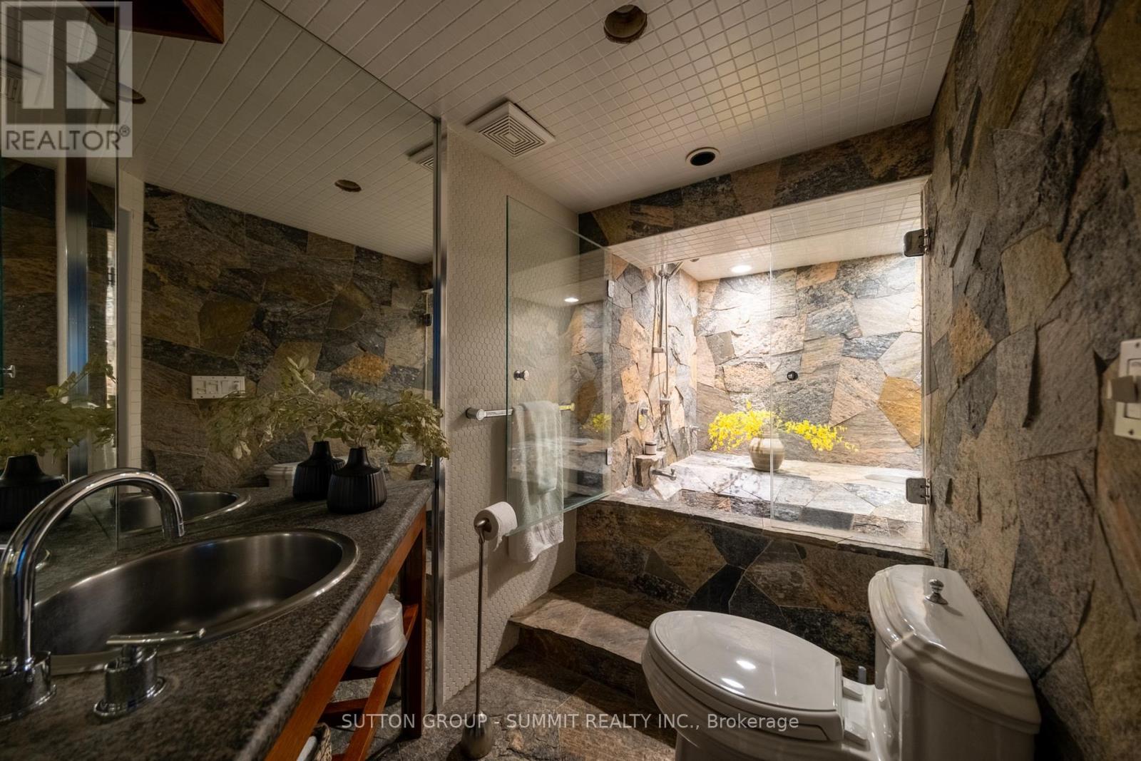 1198 Tiny Beaches Road N, Tiny, ON - Indoor Photo Showing Bathroom