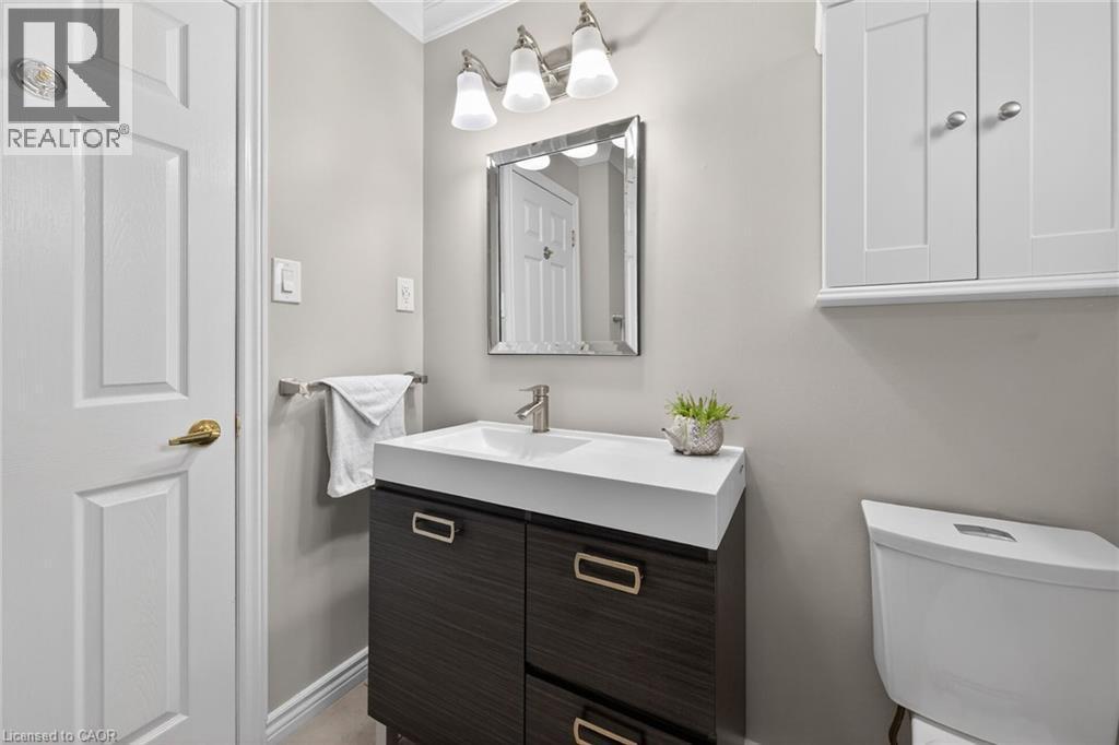135 Independence Drive, Hamilton, ON - Indoor Photo Showing Bathroom