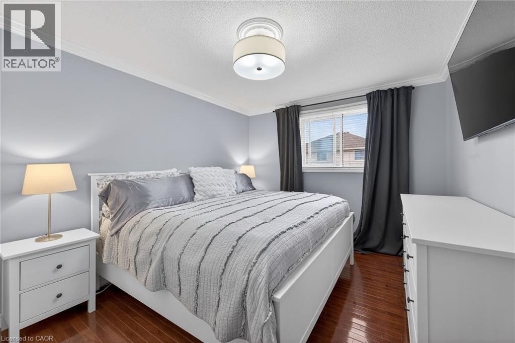 135 Independence Drive, Hamilton, ON - Indoor Photo Showing Bedroom