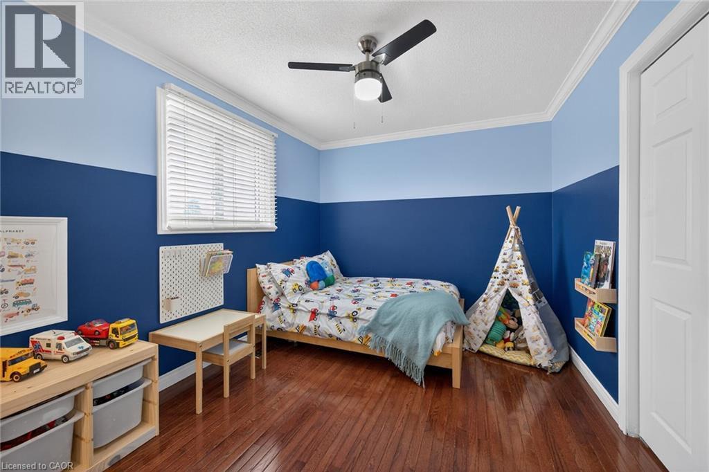 135 Independence Drive, Hamilton, ON - Indoor Photo Showing Bedroom