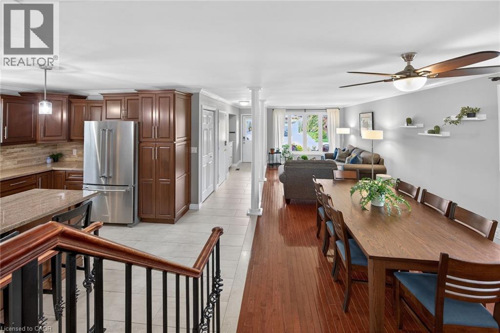 135 Independence Drive, Hamilton, ON - Indoor Photo Showing Dining Room