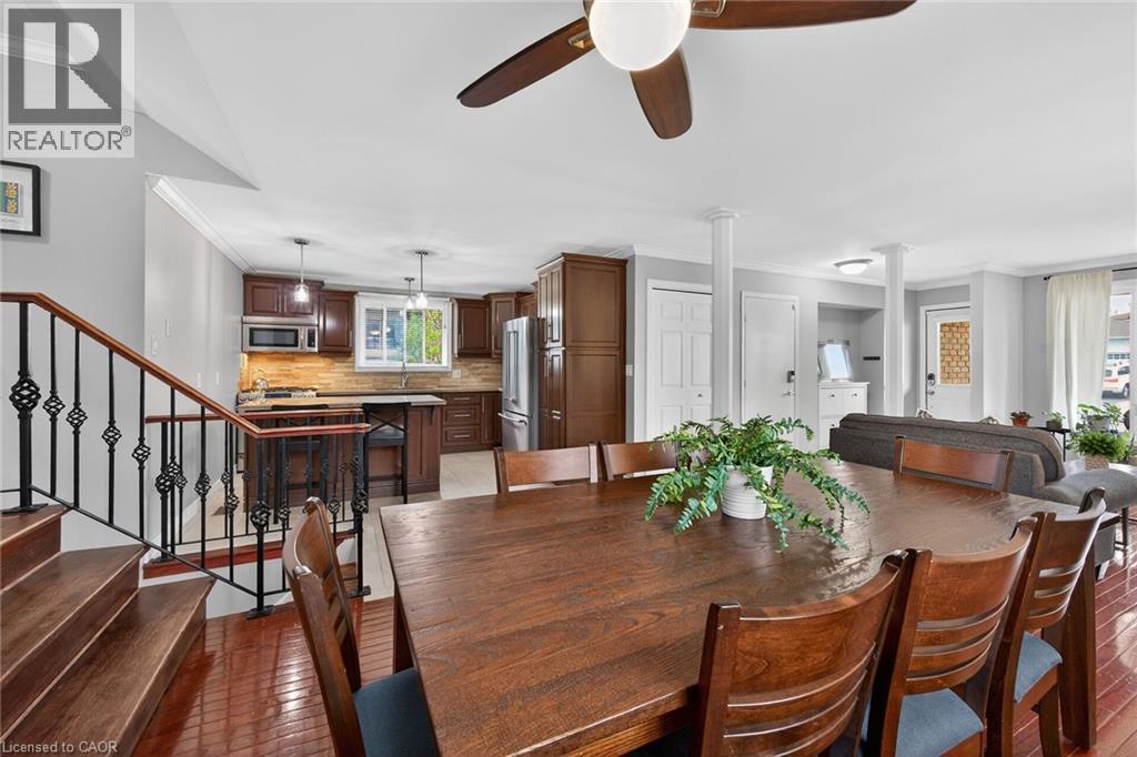 135 Independence Drive, Hamilton, ON - Indoor Photo Showing Dining Room