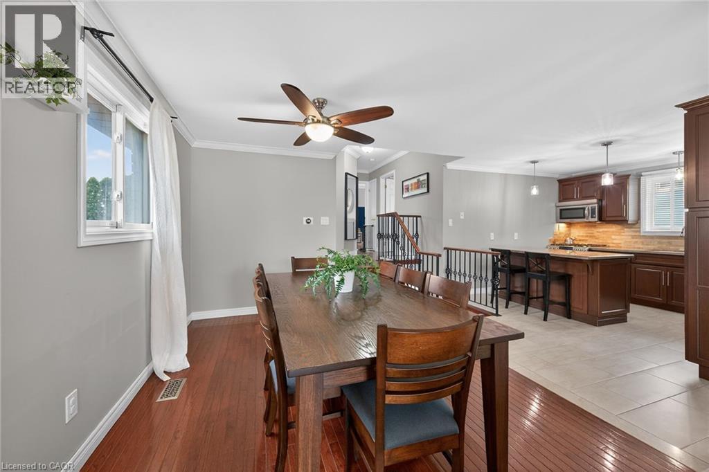135 Independence Drive, Hamilton, ON - Indoor Photo Showing Dining Room