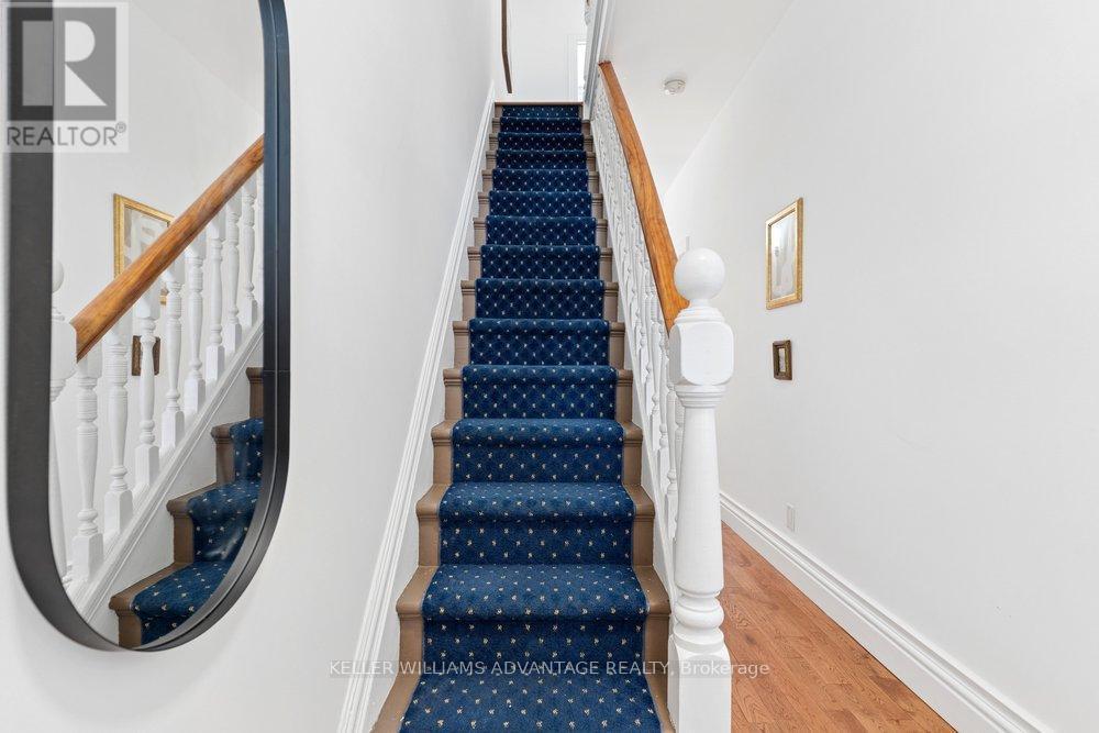 5 Mark Street, Toronto, ON - Indoor Photo Showing Other Room