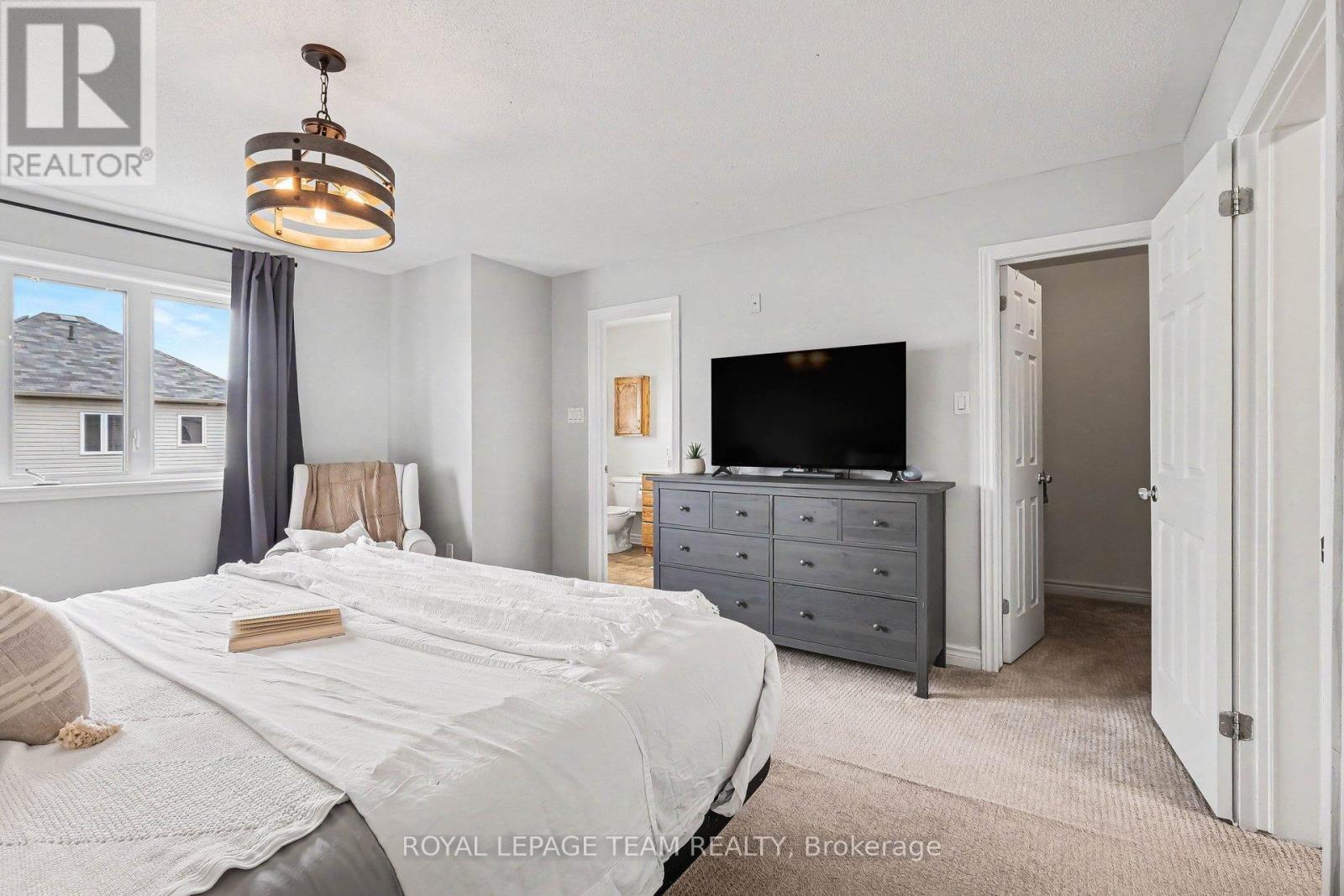 159 Montmorency Way, Ottawa, ON - Indoor Photo Showing Bedroom