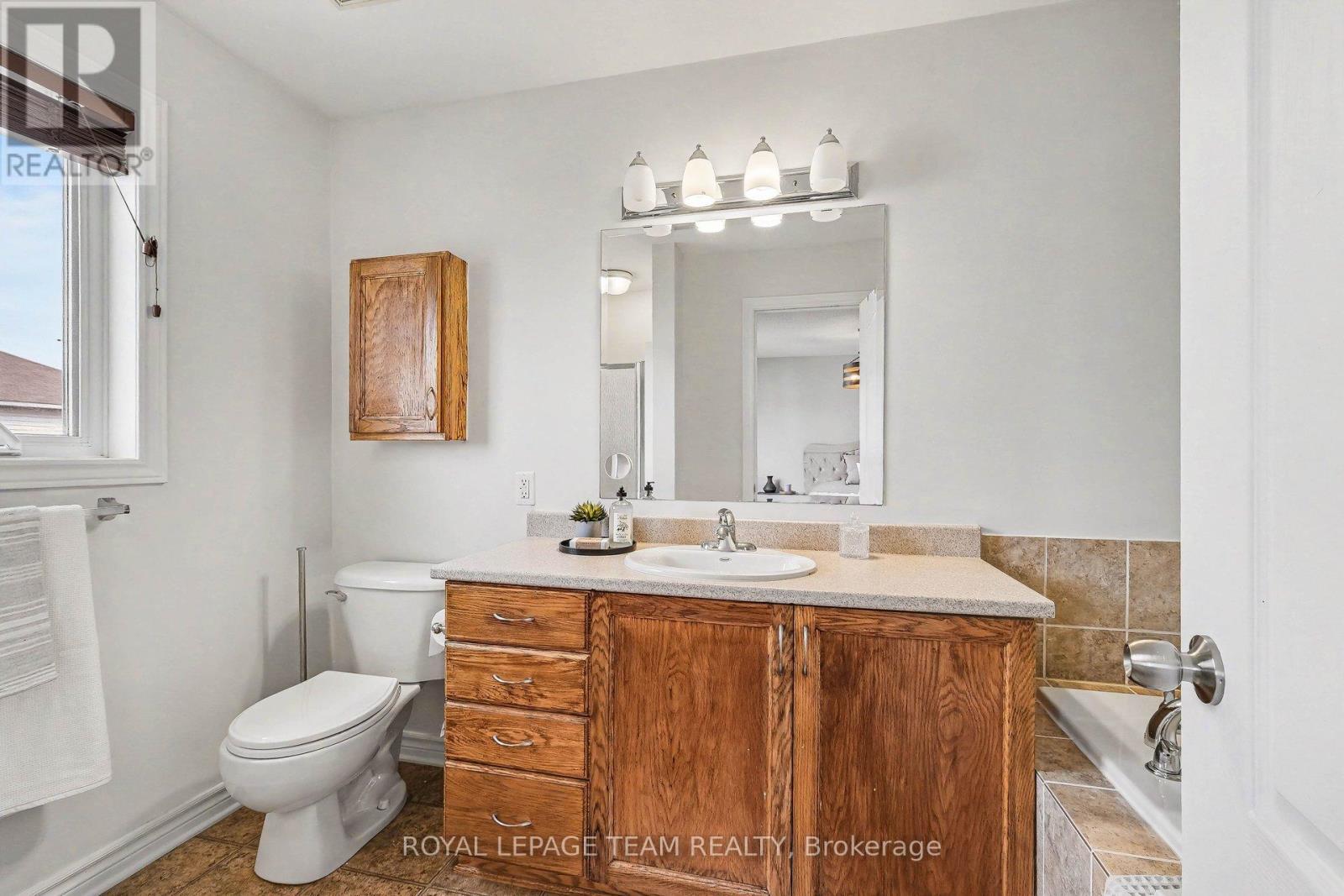 159 Montmorency Way, Ottawa, ON - Indoor Photo Showing Bathroom