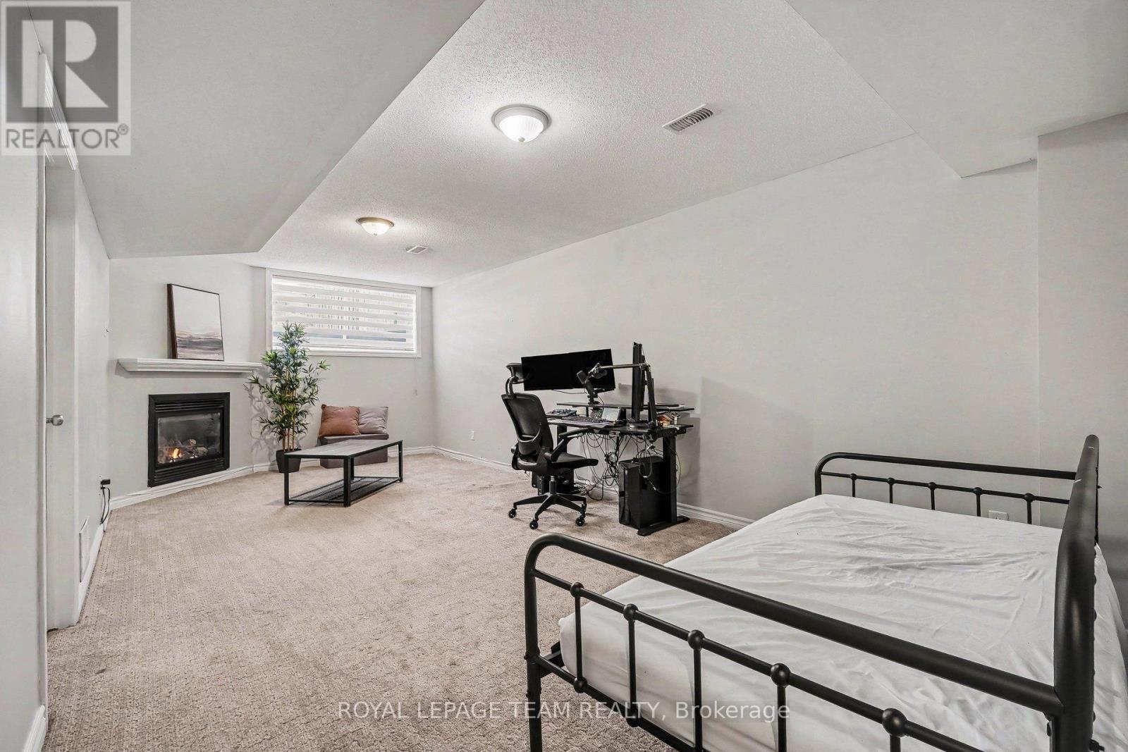 159 Montmorency Way, Ottawa, ON - Indoor Photo Showing Bedroom