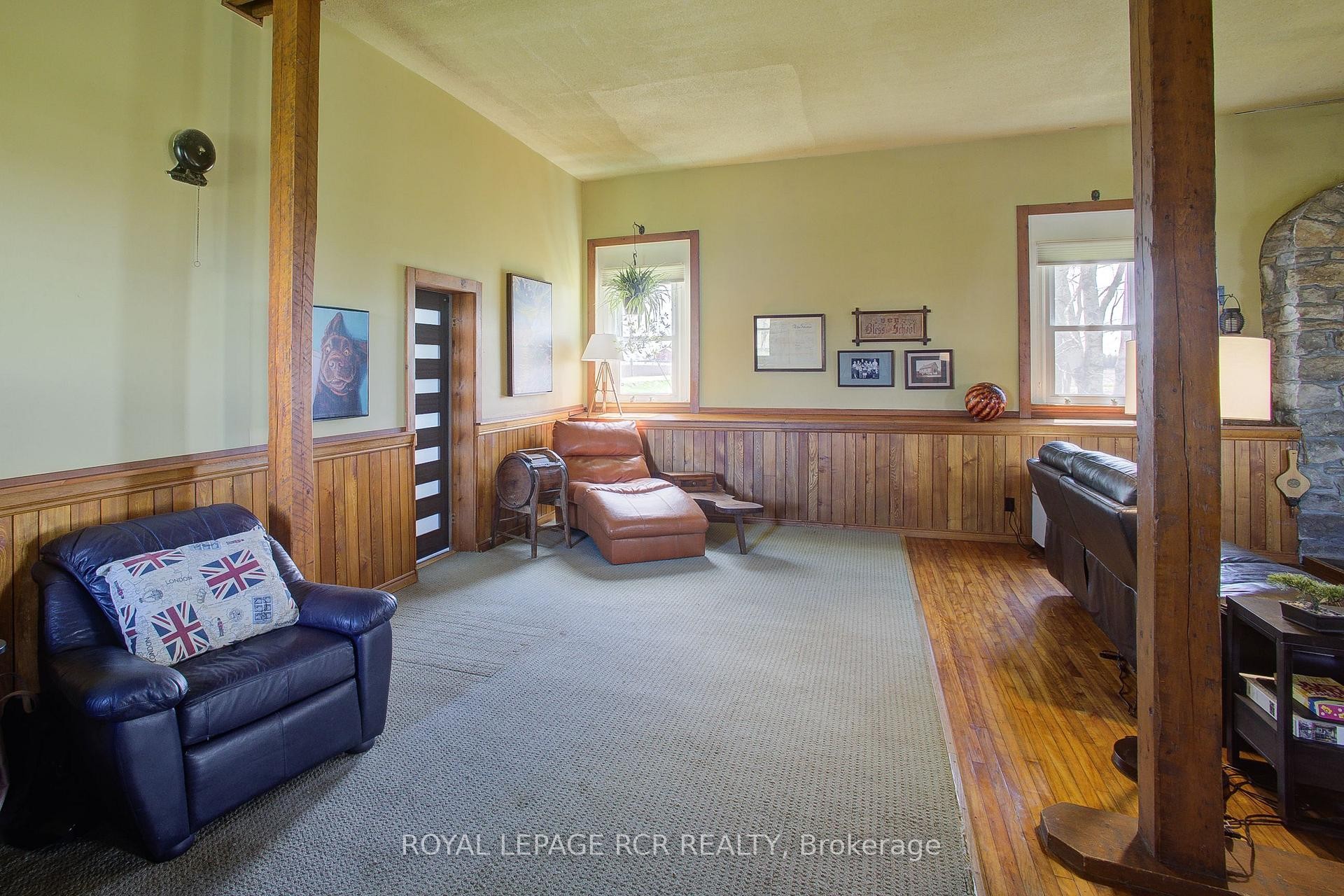 8542 Concession 12 N/A, Mapleton, ON - Indoor Photo Showing Other Room