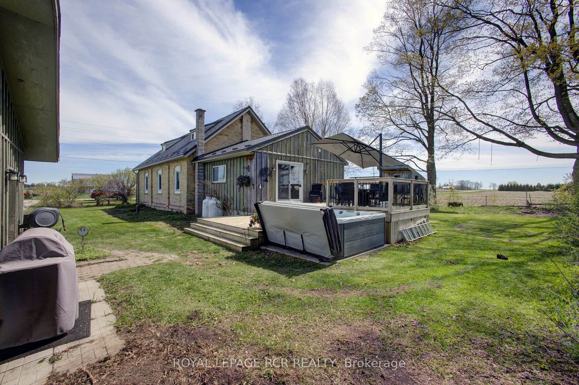 8542 Concession 12 N/A, Mapleton, ON - Outdoor