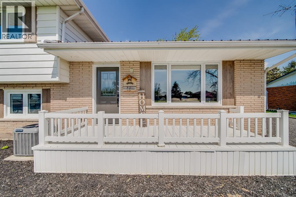 18 Campbell, Merlin, ON - Outdoor