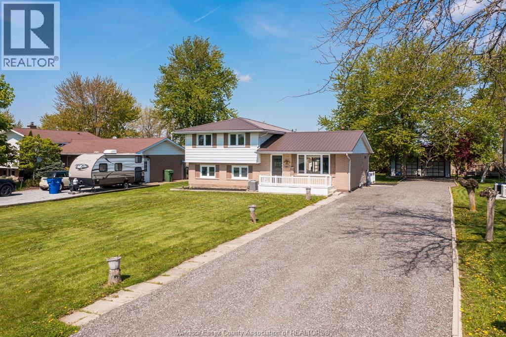 18 Campbell, Merlin, ON - Outdoor