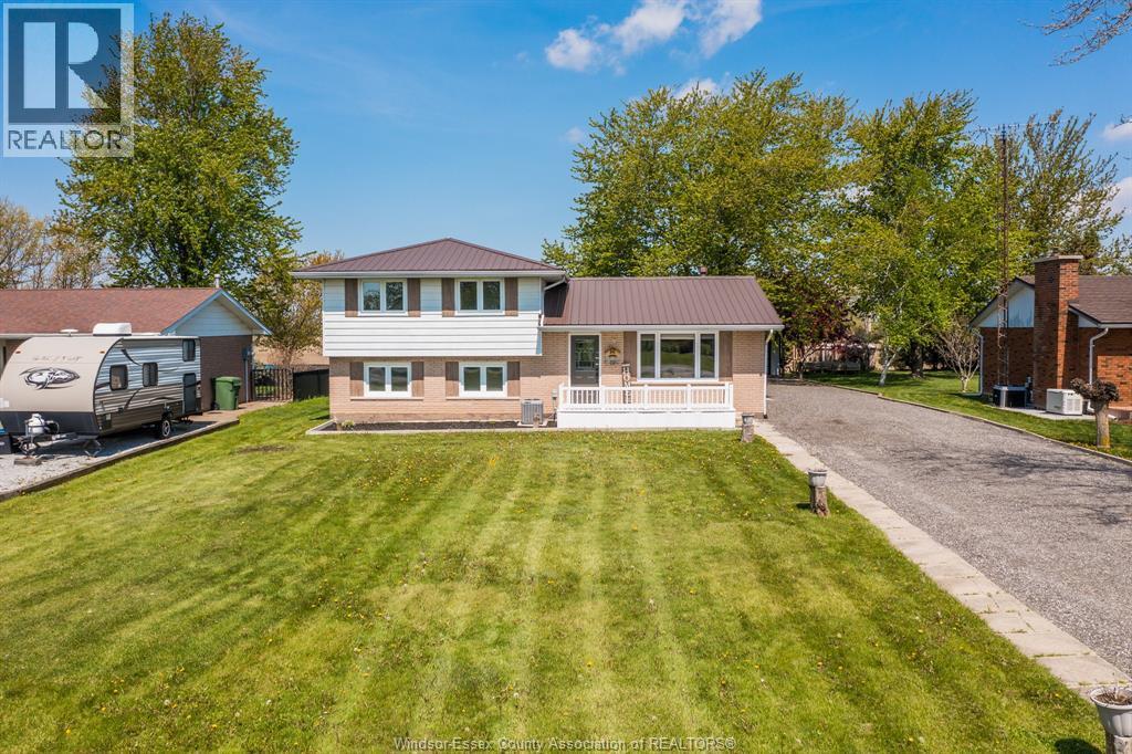18 Campbell, Merlin, ON - Outdoor