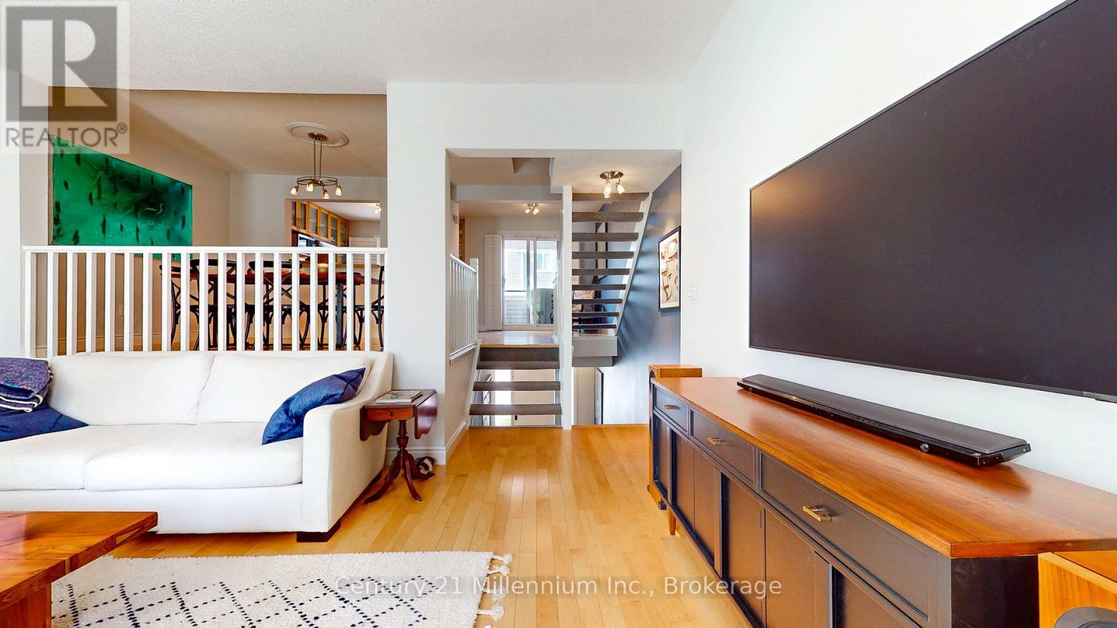 36 Lighthouse Lane E, Collingwood, ON - Indoor Photo Showing Living Room
