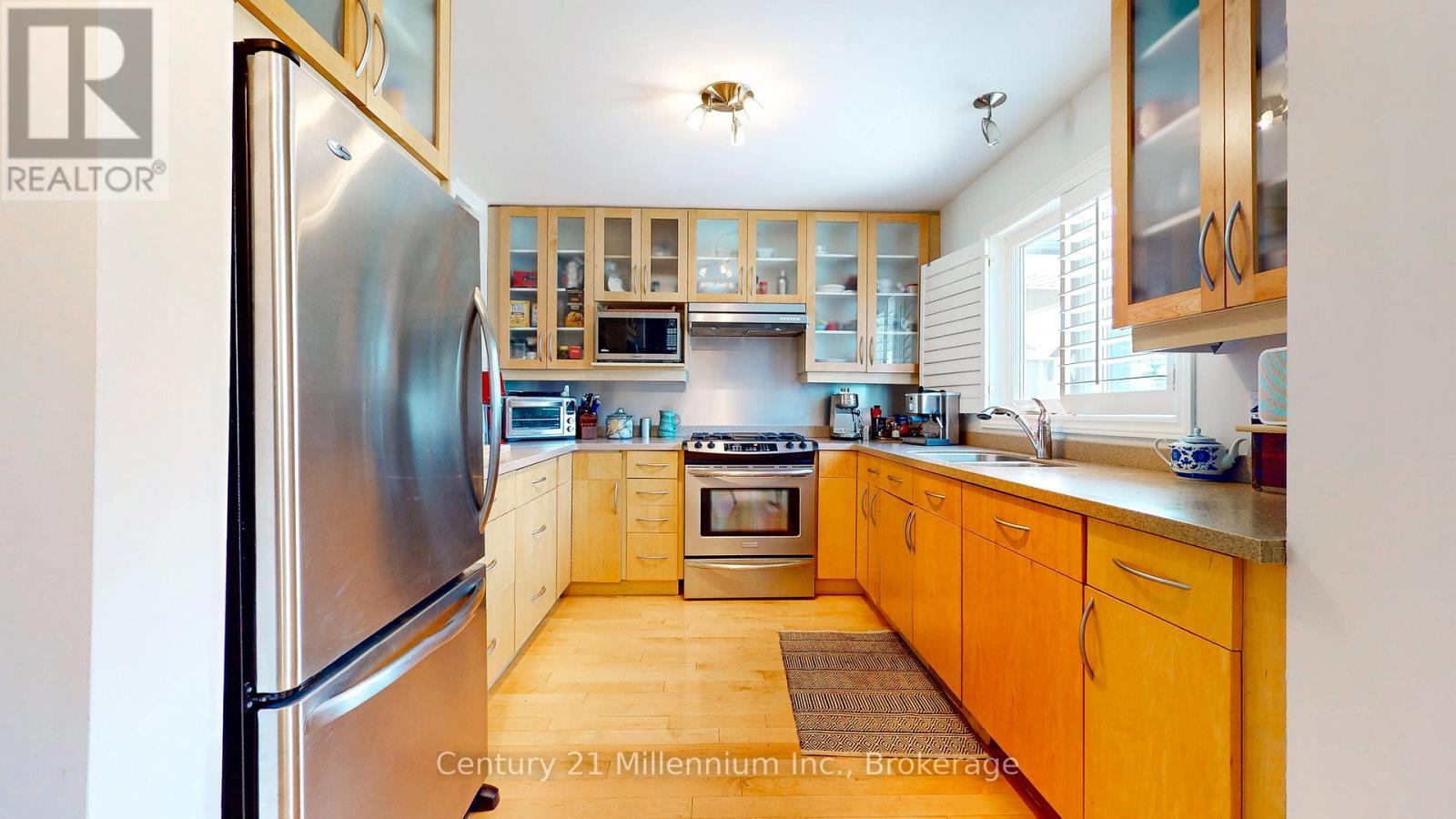 36 Lighthouse Lane E, Collingwood, ON - Indoor Photo Showing Kitchen With Double Sink