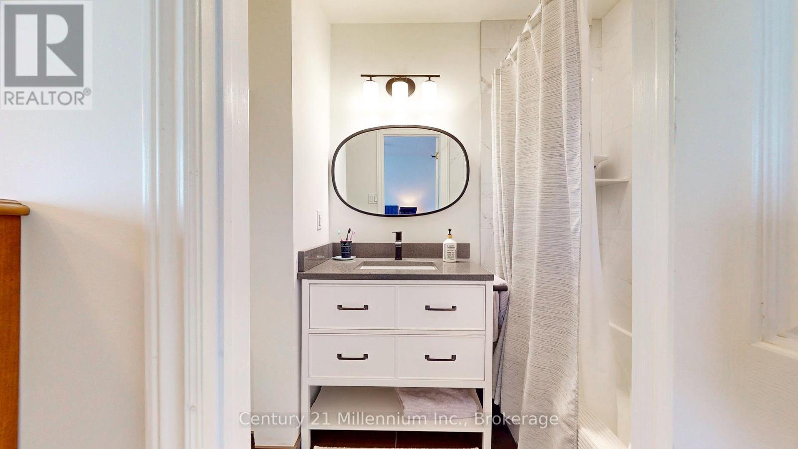 36 Lighthouse Lane E, Collingwood, ON - Indoor Photo Showing Bathroom