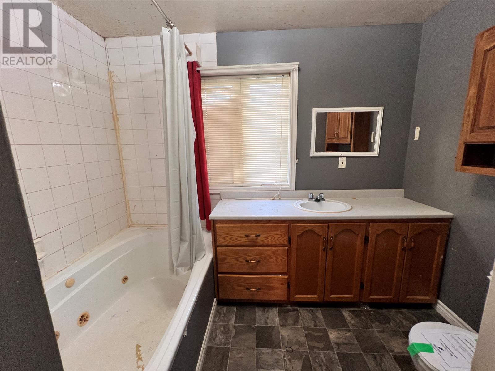 4 Morley Drive, Placentia, NL - Indoor Photo Showing Bathroom