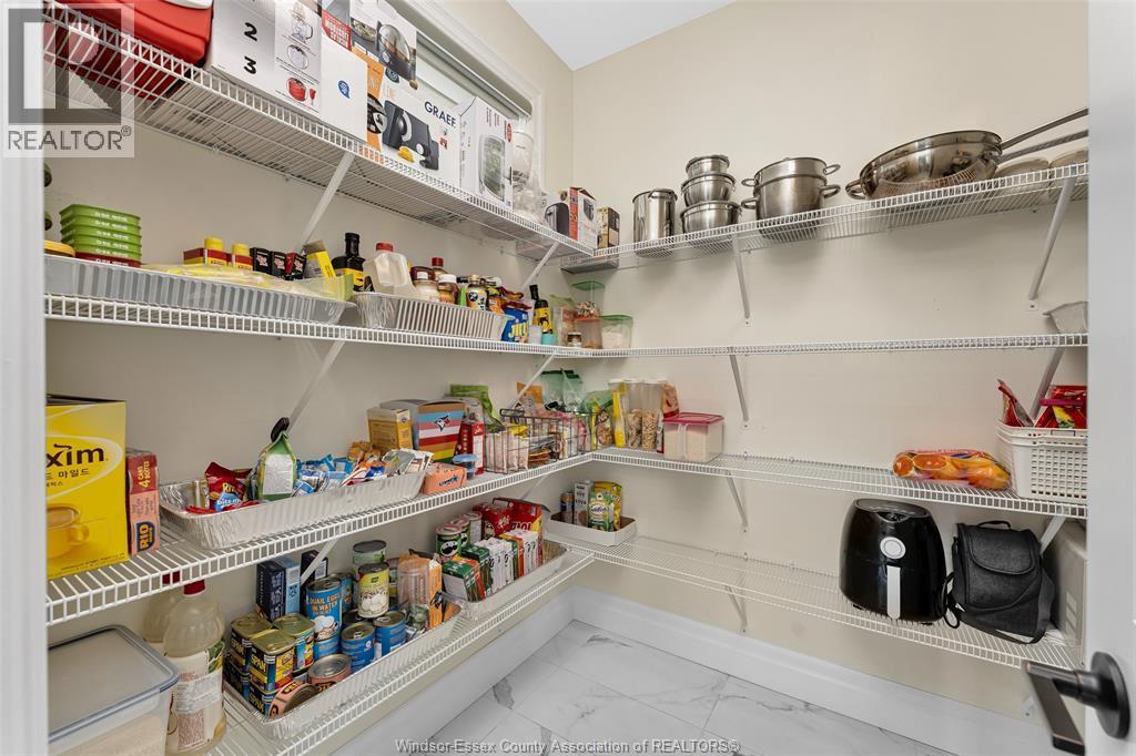 635 Marche Street, Lakeshore, ON - Indoor With Storage