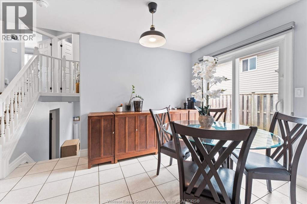 1736 Vicky Circle, Windsor, ON - Indoor Photo Showing Dining Room