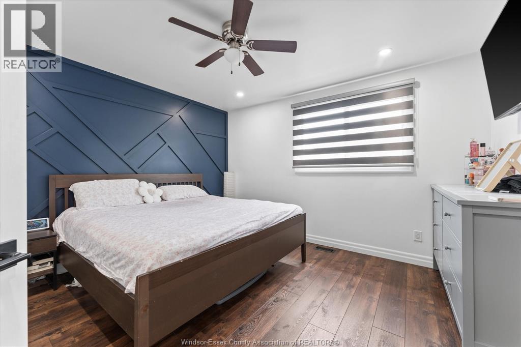 1736 Vicky Circle, Windsor, ON - Indoor Photo Showing Bedroom