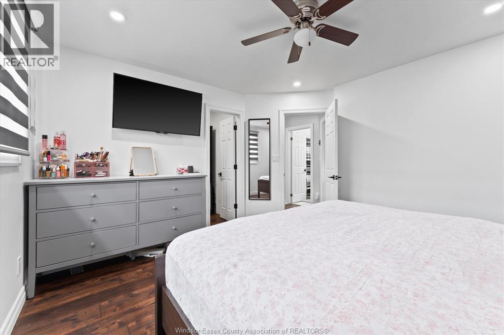 1736 Vicky Circle, Windsor, ON - Indoor Photo Showing Bedroom