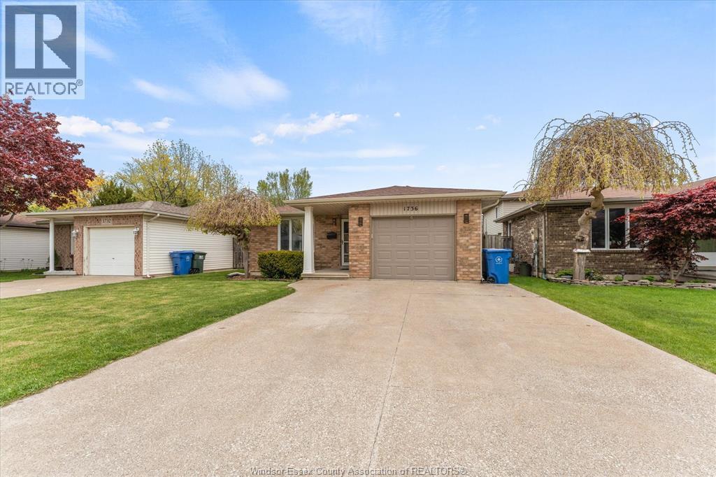 1736 Vicky Circle, Windsor, ON - Outdoor With Facade