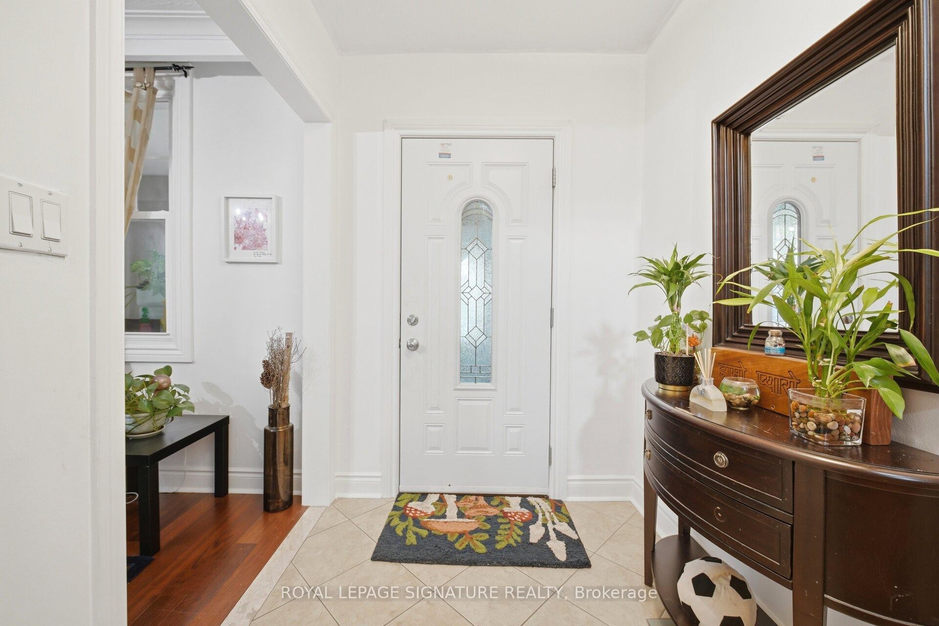 1-2000 Dufferin Street, Toronto, ON