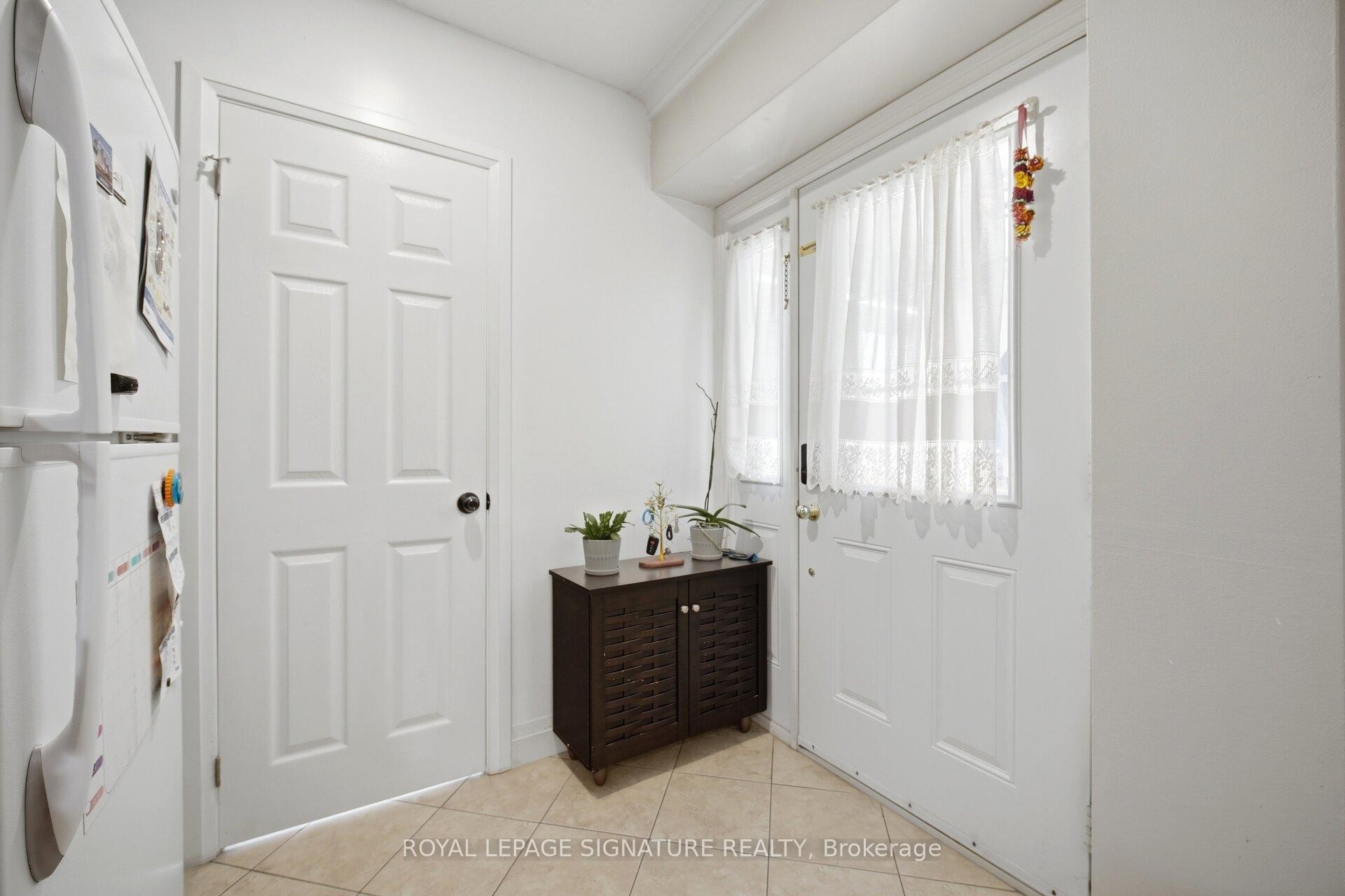 1-2000 Dufferin Street, Toronto, ON