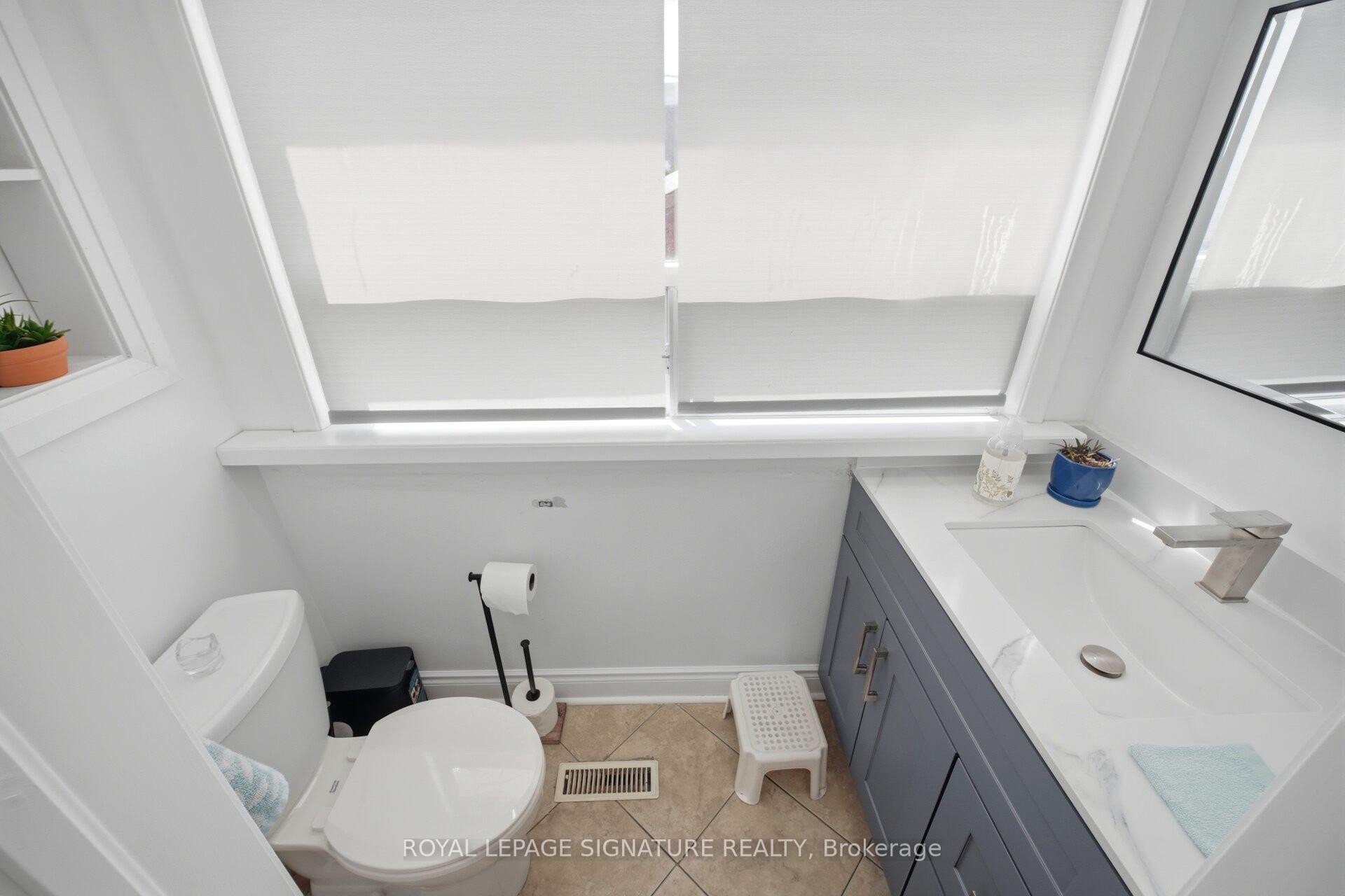 1-2000 Dufferin Street, Toronto, ON