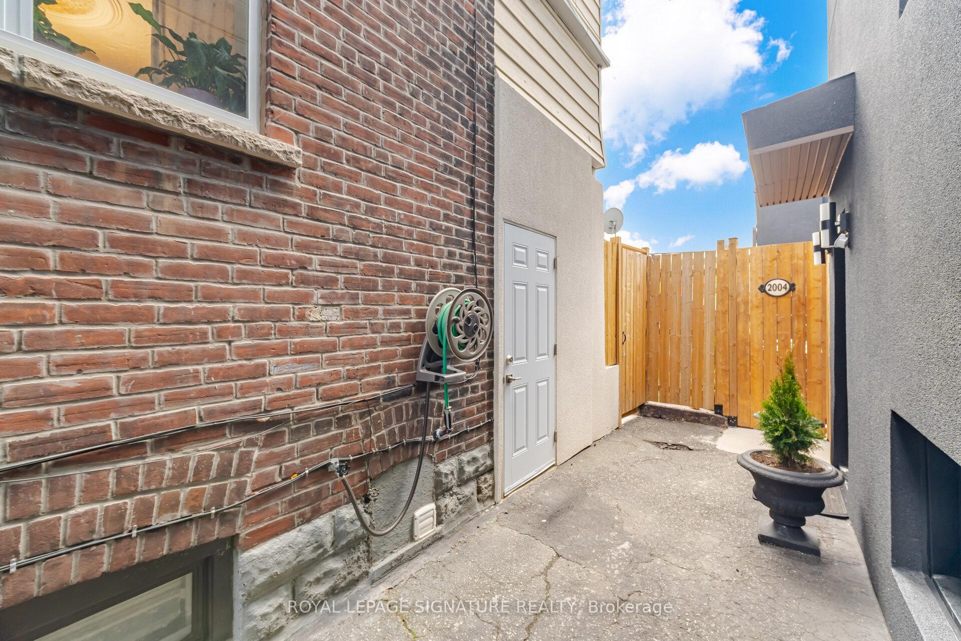 1-2000 Dufferin Street, Toronto, ON