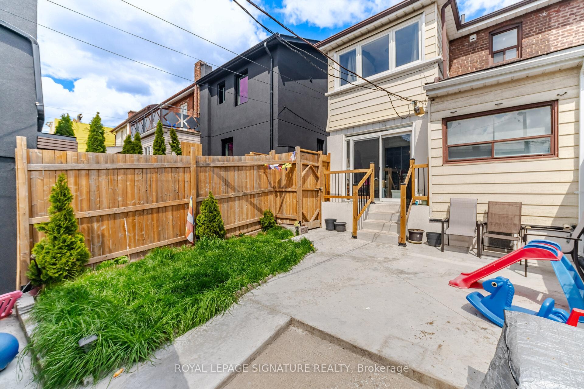 1-2000 Dufferin Street, Toronto, ON