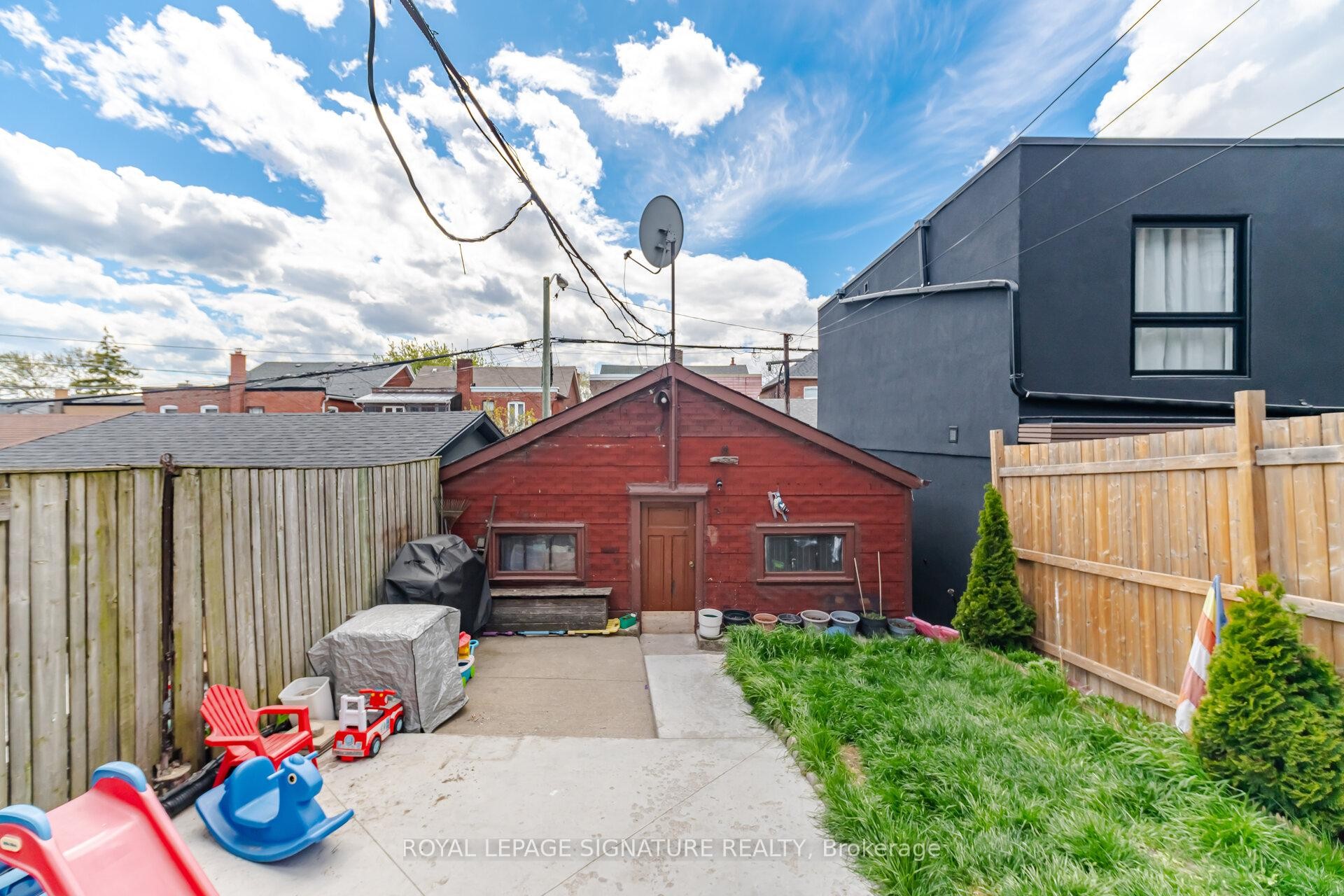 1-2000 Dufferin Street, Toronto, ON