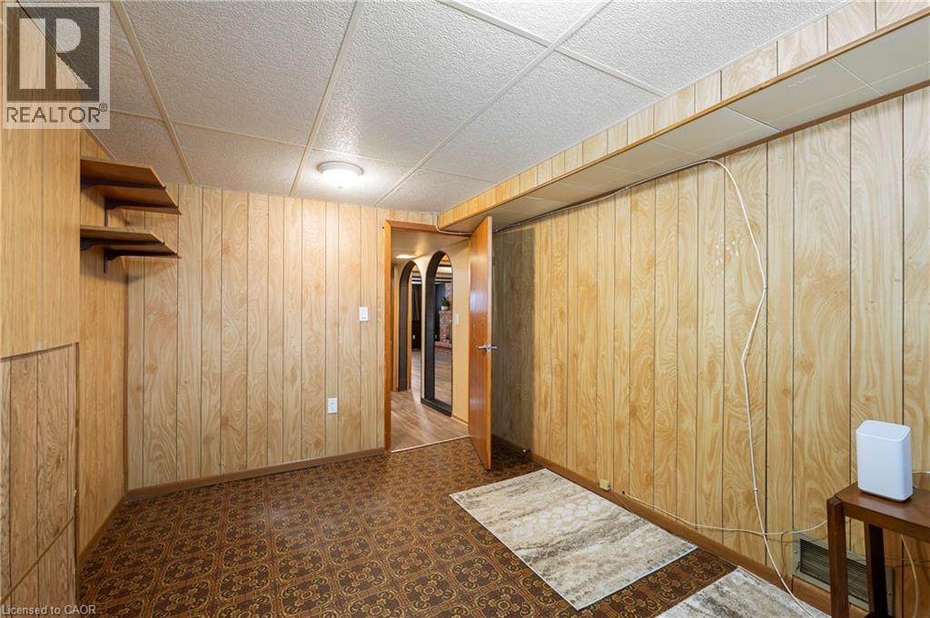 401 Mohawk Road W, Hamilton, ON - Indoor