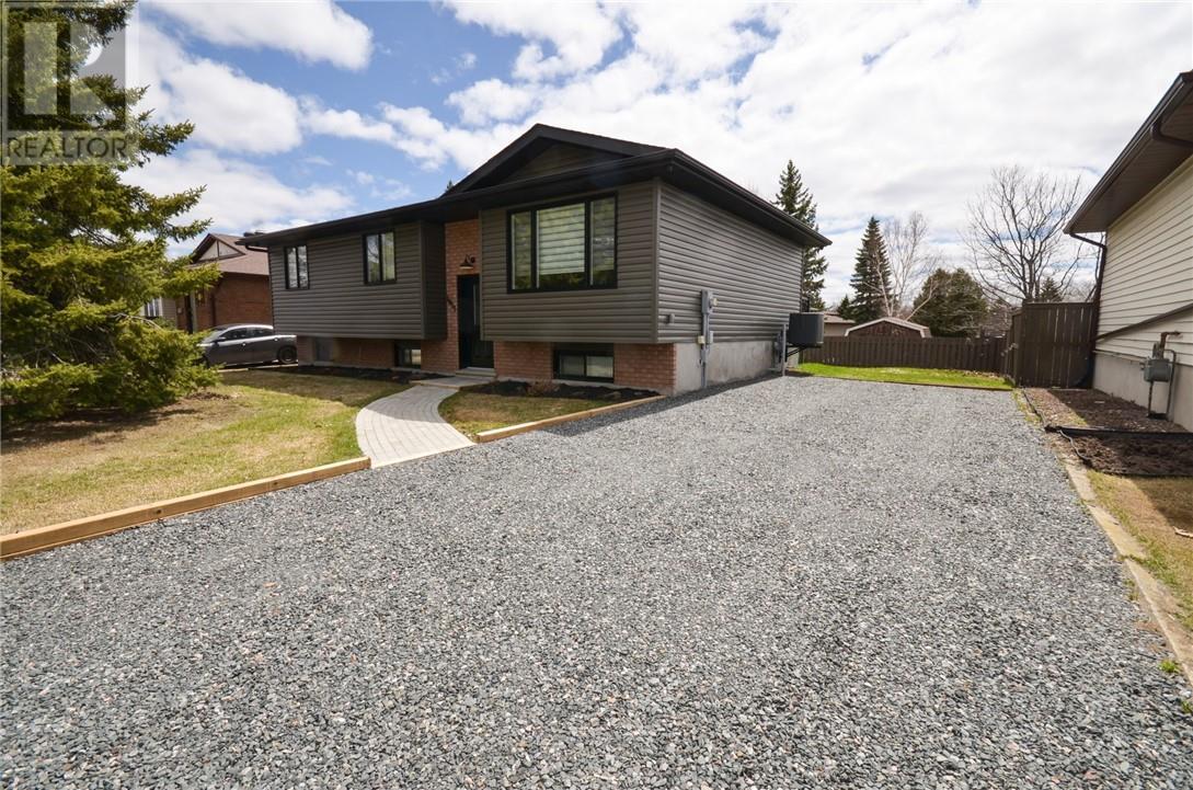 1855 Springdale Crescent, Sudbury, ON - Outdoor