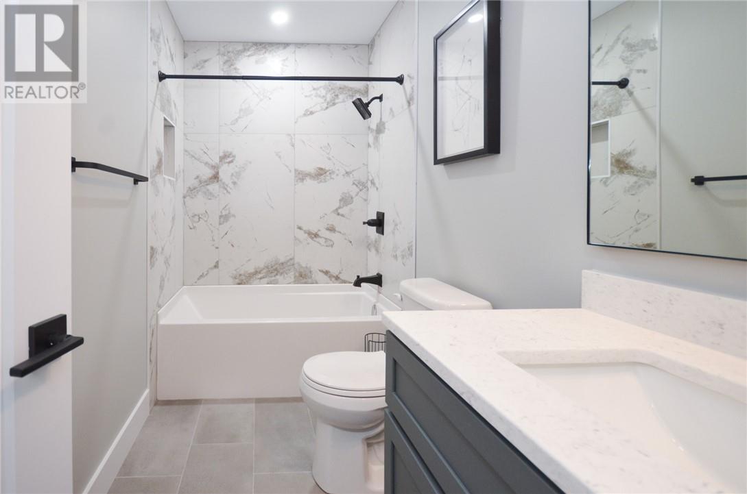 1855 Springdale Crescent, Sudbury, ON - Indoor Photo Showing Bathroom