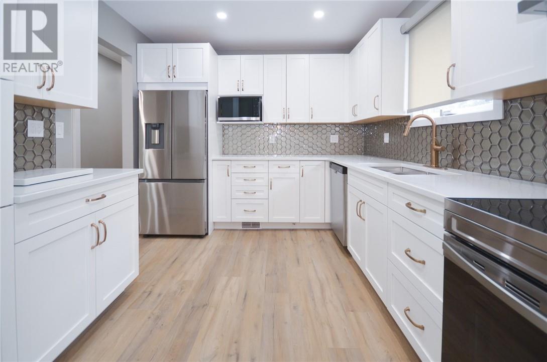 1855 Springdale Crescent, Sudbury, ON - Indoor Photo Showing Kitchen